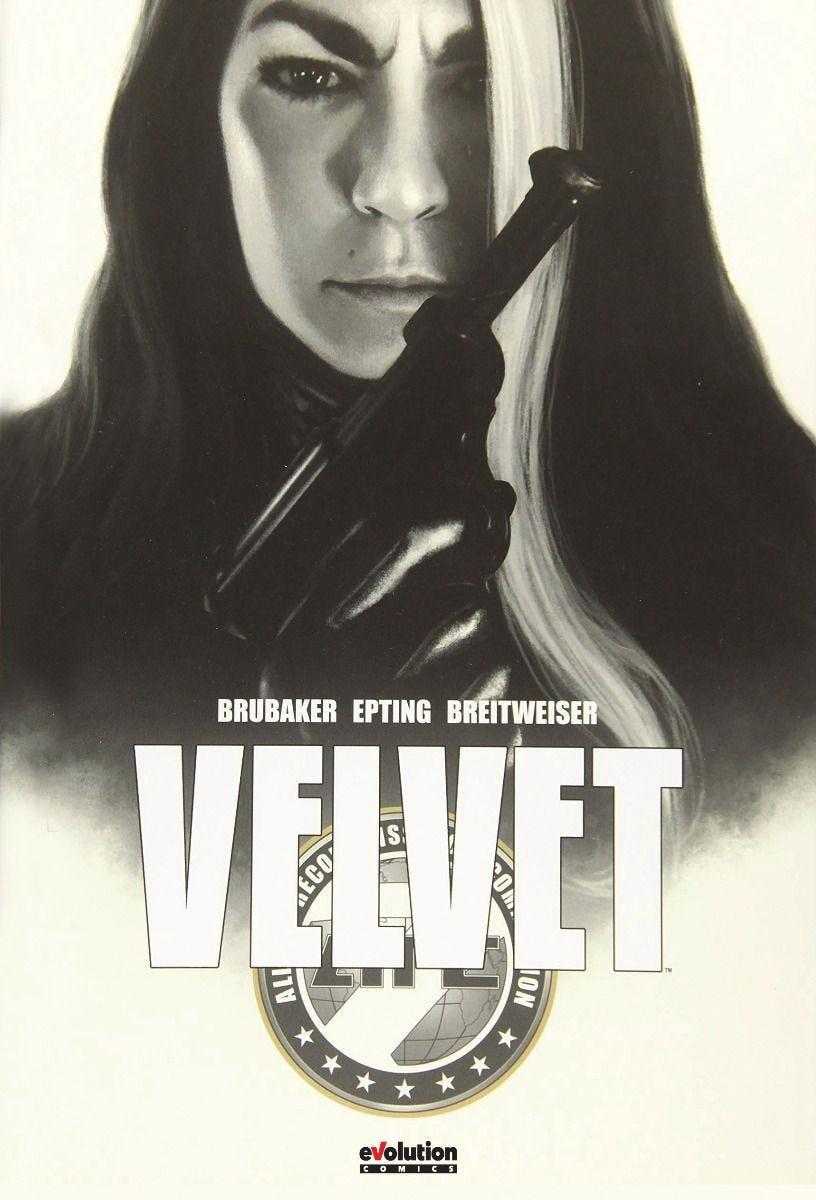 Velvet Omnibus | N0223-PAN06 | Ed Brubaker, Steve Epting | Terra de Còmic - Tu tienda de cómics online especializada en cómics, manga y merchandising