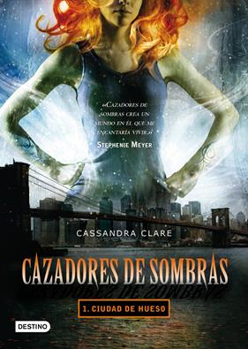 Ciudad de hueso. Cazadores de sombras 1 | N0322-LIB01 | Cassandra Clare | Terra de Còmic - Tu tienda de cómics online especializada en cómics, manga y merchandising