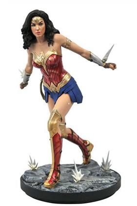 WONDER WOMAN DIORAMA PVC 23 CM DC MOVIE GALLERY WONDER WOMAN 1984 | N0321-MERCH01 | Terra de Còmic - Tu tienda de cómics online especializada en cómics, manga y merchandising